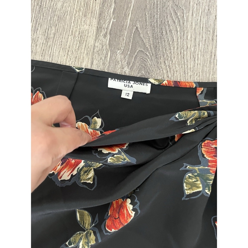 Patricia Jones VTG 90s/Y2K BLACK Floral Silky Asymmetrical Wrap Skirt 12 BOHO - Picture 3 of 5
